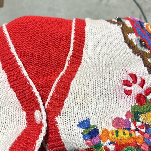 Vintage Christmas Collection 1992 cardigan. Size S
Button front / Box 6-61 - Picture 9 of 9